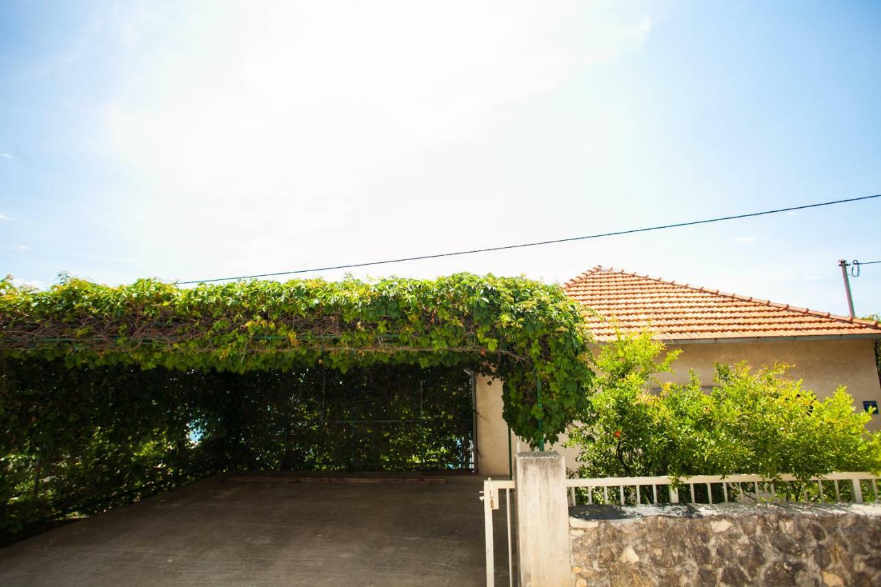 Villa Amarela Seget Vranjica Luaran gambar